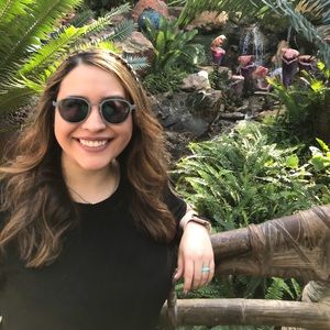 Meet your Posher, Caroline